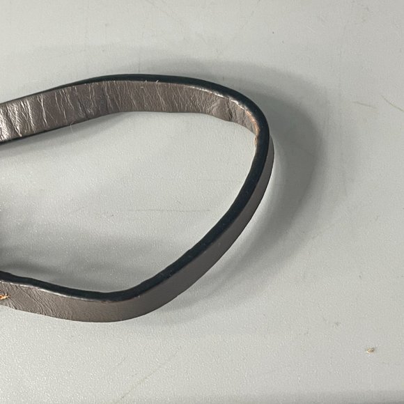 V 73 Gold-tone Lock with Gray Case and Hanging Strap - Picture 6 of 10